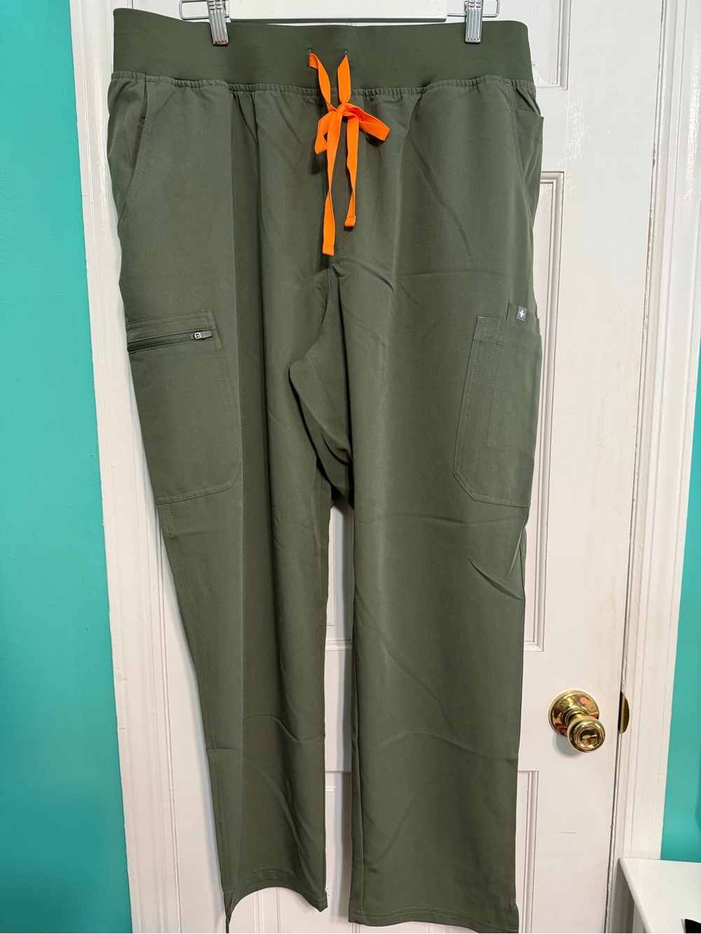 NWT FIGS Women's Yola Yoga Waistband Scrub Pants, Moss Green, 3X, $28